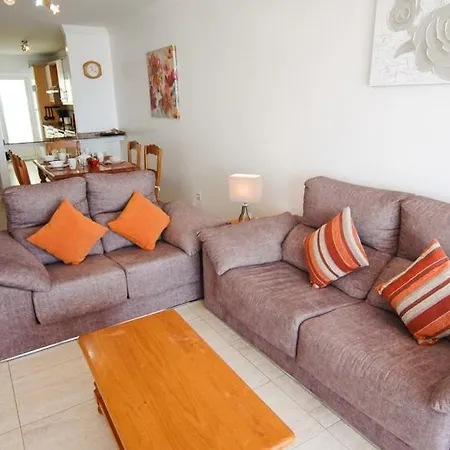 In Puerto Del Carmen Sleeps 5 Includes Swimming Pool&air Con 8 * Puerto del Carmen (Lanzarote)