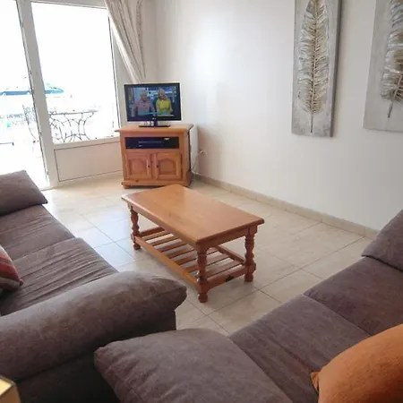 Villa In Puerto Del Carmen Sleeps 5 Includes Swimming Pool&air Con 8
