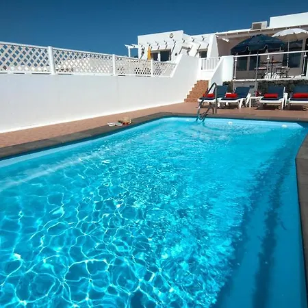 In Puerto Del Carmen Sleeps 5 Includes Swimming Pool&air Con 8 *