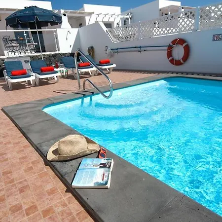 In Puerto Del Carmen Sleeps 5 Includes Swimming Pool&air Con 8 Puerto del Carmen (Lanzarote)