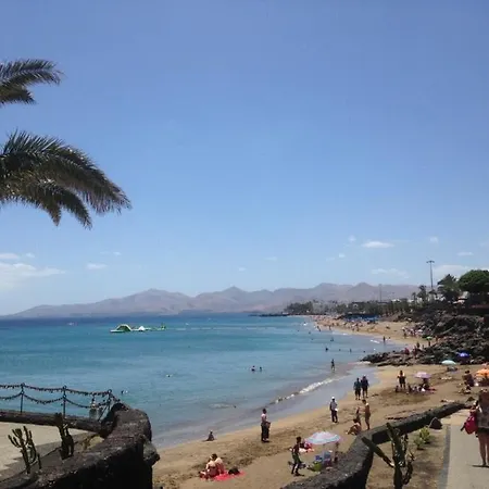 Villa In Puerto Del Carmen Sleeps 5 Includes Swimming Pool&air Con 8 *