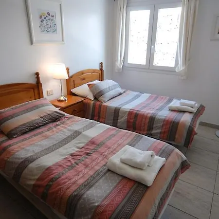 In Puerto Del Carmen Sleeps 5 Includes Swimming Pool&air Con 8 Villa *