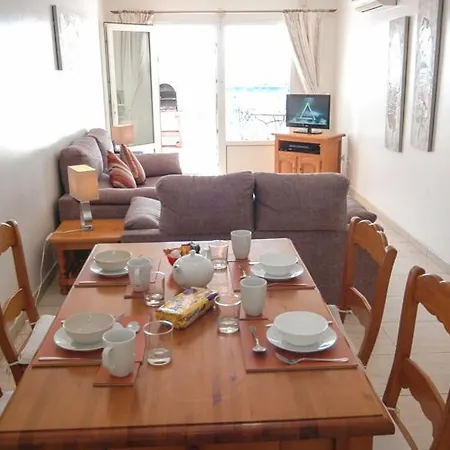 In Puerto Del Carmen Sleeps 5 Includes Swimming Pool&air Con 8 Villa Puerto del Carmen (Lanzarote)