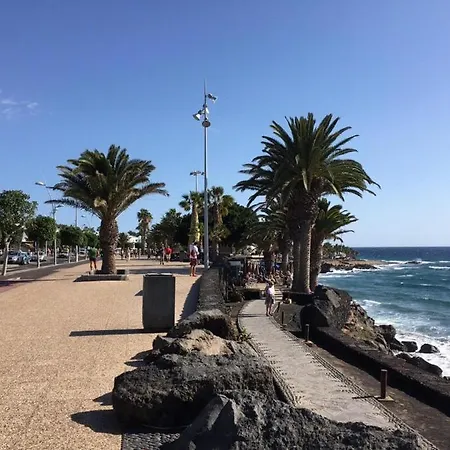 In Puerto Del Carmen Sleeps 5 Includes Swimming Pool And Air Con 8 Puerto del Carmen (Lanzarote)